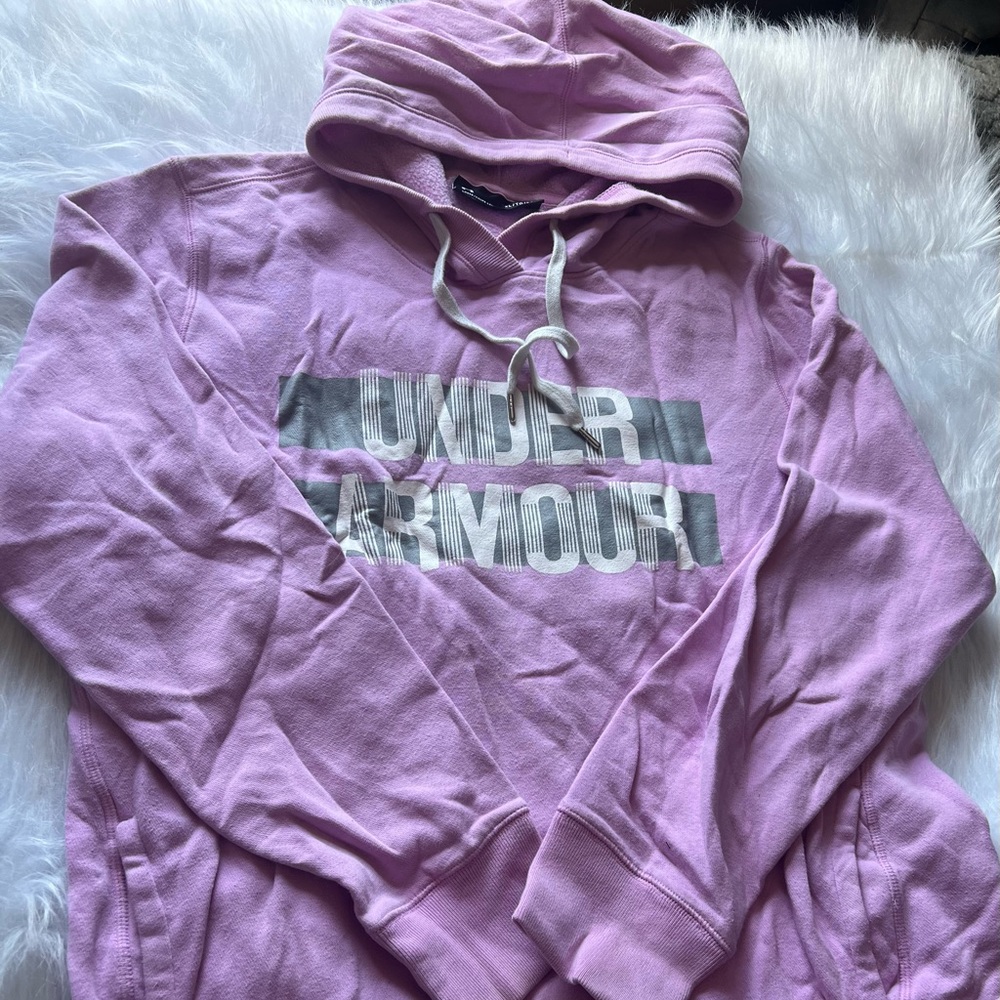 Woman’s Under Armour Sz XL EUC. Loose-fit